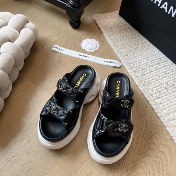 repliche,replica,perfette,siti di,affidabili,migliori siti,dove comprare,1:1,scarpe da ginnastica Sandali Chanel con suola spessa e velcro, versione top (WJ25X)