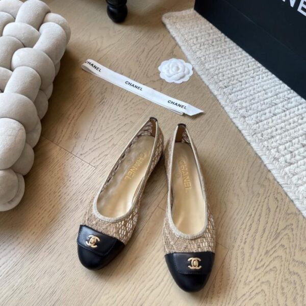 repliche,replica,perfette,siti di,affidabili,migliori siti,dove comprare,1:1,scarpe da ginnastica Nuova borsa da scuola Chanel con fibbia a griglia, versione singola (HCGWU)