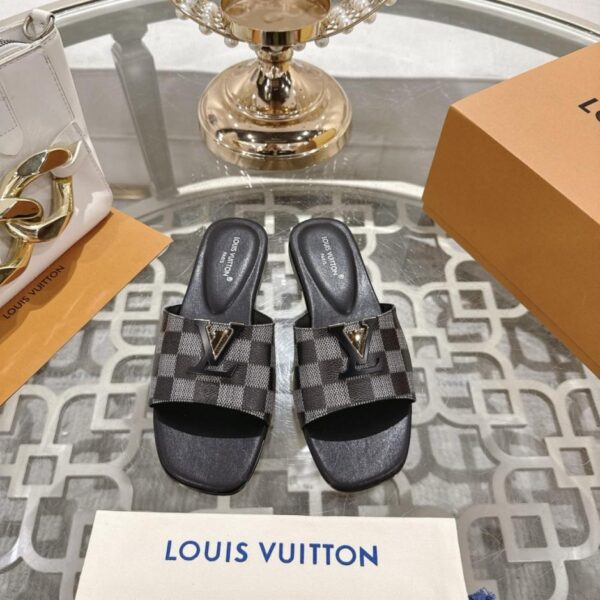 repliche,replica,perfette,siti di,affidabili,migliori siti,dove comprare,1:1,scarpe da ginnastica Louis Vuitton lancia l’ultimo modello di pantofole con stampa scozzese in rilievo, nella versione top (DNN4K)