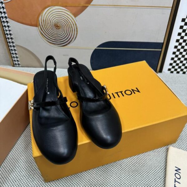 repliche,replica,perfette,siti di,affidabili,migliori siti,dove comprare,1:1,scarpe da ginnastica La versione top dei nuovi sandali con tacco a blocco di LV, questo sandalo Helios (CW5M7)