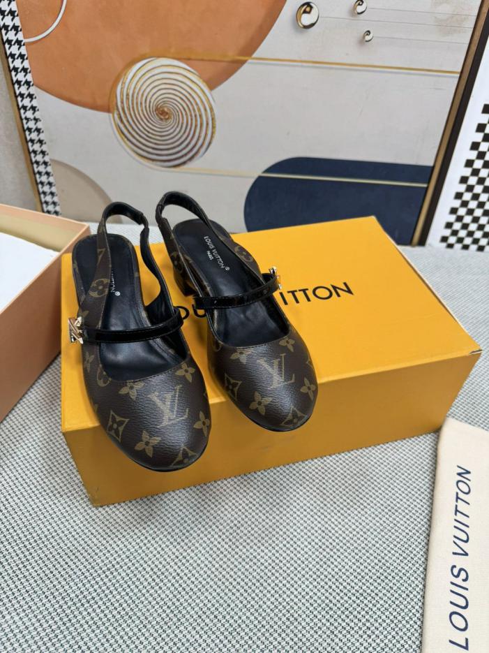repliche,replica,perfette,siti di,affidabili,migliori siti,dove comprare,1:1,scarpe da ginnastica La versione top dei nuovi sandali con tacco a blocco di LV, questo sandalo Helios (THV06) repliche,replica,perfette,siti di,affidabili,migliori siti,dove comprare,1:1,scarpe da ginnastica La versione top dei nuovi sandali con tacco a blocco di LV, questo sandalo Helios (THV06)