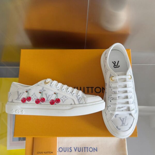 repliche,replica,perfette,siti di,affidabili,migliori siti,dove comprare,1:1,scarpe da ginnastica L’ultima serie Lagoon di Louis Vuitton, in denim con suola spessa, color ciliegia, in rilievo, per presbiopia, scarpe sportive casual con suola spessa, scarpe da skateboard, versione top (QI6SB)