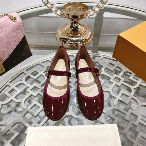 repliche,replica,perfette,siti di,affidabili,migliori siti,dove comprare,1:1,scarpe da ginnastica Scarpette da ballo morbide Louis Vuitton Mary Jane, la nuova serie pi霉 bella (XMDET)