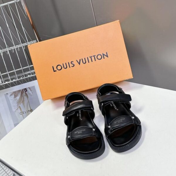repliche,replica,perfette,siti di,affidabili,migliori siti,dove comprare,1:1,scarpe da ginnastica Gli ultimi sandali primaverili ed estivi di Louis Vuitton (4DPQ7)
