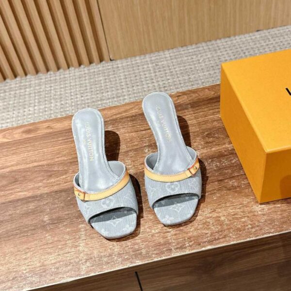 repliche,replica,perfette,siti di,affidabili,migliori siti,dove comprare,1:1,scarpe da ginnastica Nuovi prodotti Louis Vuitton per la primavera e l’estate, sandali bassi con tacco a gattino, serie jeans in denim con motivi antichi (BNO25)