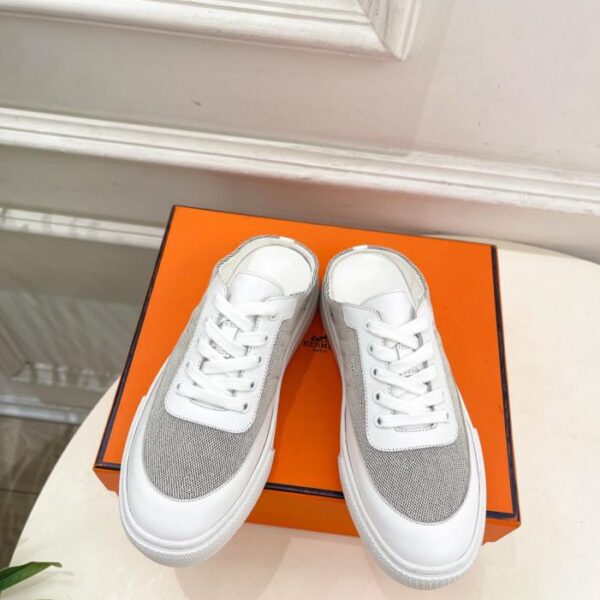 Hermes lancia le nuove classiche sneaker da coppia Keep a forma di H (GNPBD)