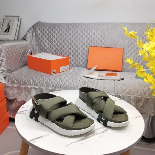 Sandali Hermes YB con suola in tessuto consistente super leggeri e comodi (YVLKN)