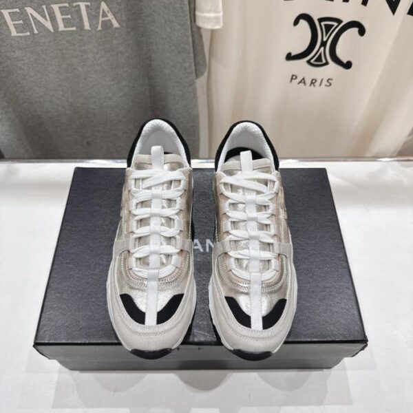 repliche,replica,perfette,siti di,affidabili,migliori siti,dove comprare,1:1,scarpe da ginnastica Nuove scarpe con lacci stile panda Chanel, scarpe casual, scarpe bianche, scarpe sportive, scarpe biscotto, versione top (80DYB)