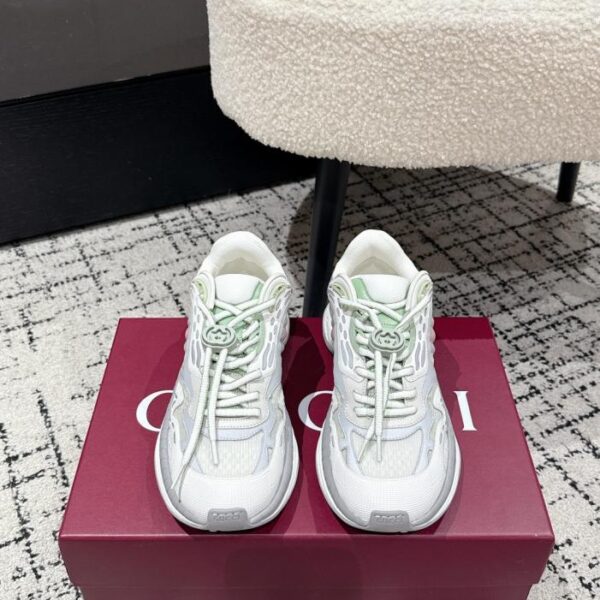 repliche,replica,perfette,siti di,affidabili,migliori siti,dove comprare,1:1,scarpe da ginnastica Nuove scarpe da ginnastica retrò da uomo Gucci (OW4GX)