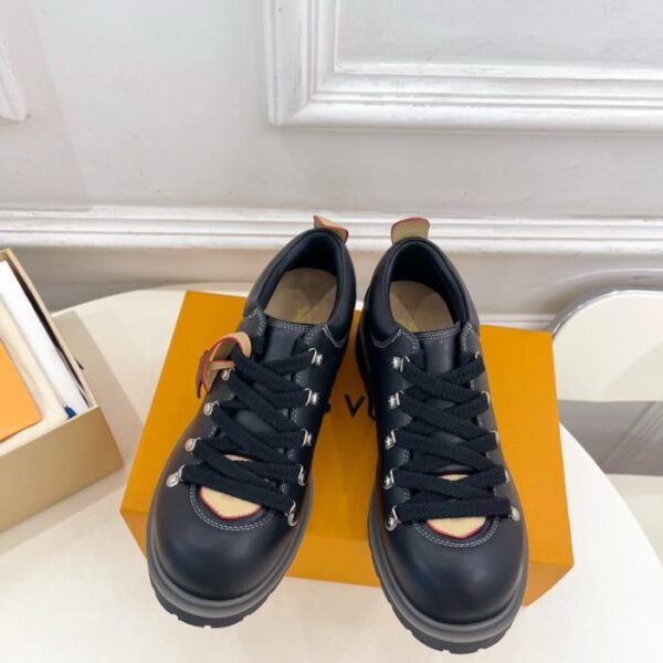 repliche,replica,perfette,siti di,affidabili,migliori siti,dove comprare,1:1,scarpe da ginnastica Le nuove scarpe derby da trekking con lacci LV REMIX di Louis Vuitton (versione top) (WIKSQ)