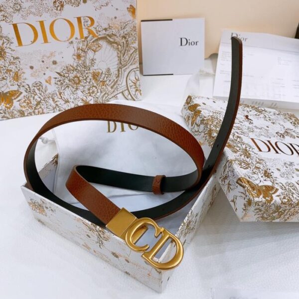 Cintura Dior Saddle Belt con hardware rotante, reversibile, 2,0 cm (F3Y2U)