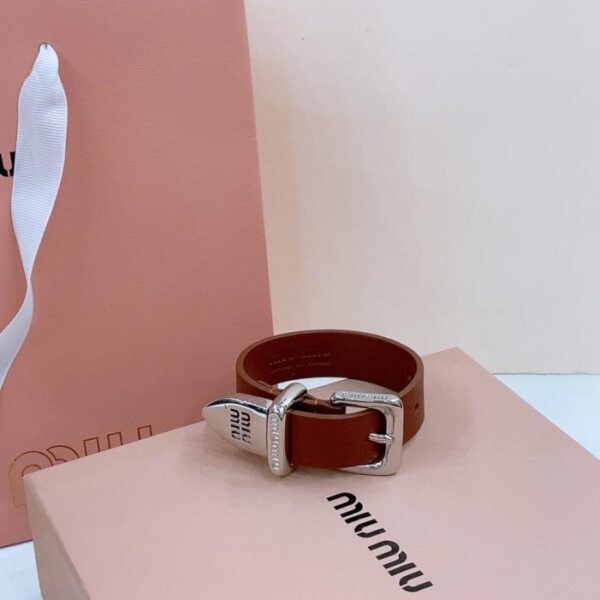 repliche,replica,perfette,siti di,affidabili,migliori siti,dove comprare,1:1,scarpe da ginnastica Miu Miu Bracciale Cintura in pelle 2,0 cm (FK8DJ)