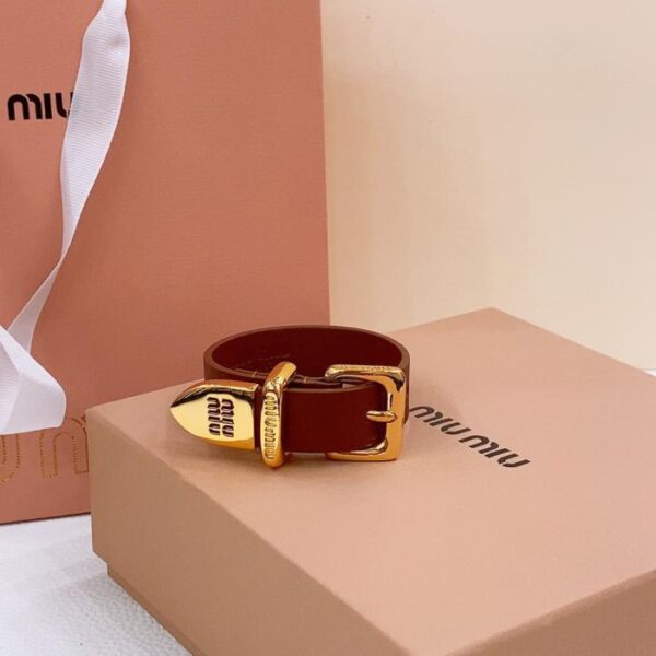 repliche,replica,perfette,siti di,affidabili,migliori siti,dove comprare,1:1,scarpe da ginnastica Bracciale Miu Miu con cintura in pelle 2,0 cm (NM7NR)