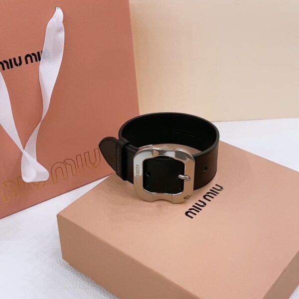 repliche,replica,perfette,siti di,affidabili,migliori siti,dove comprare,1:1,scarpe da ginnastica Cintura in pelle Miu Miu Armband 3,4 cm (OZ9U6)
