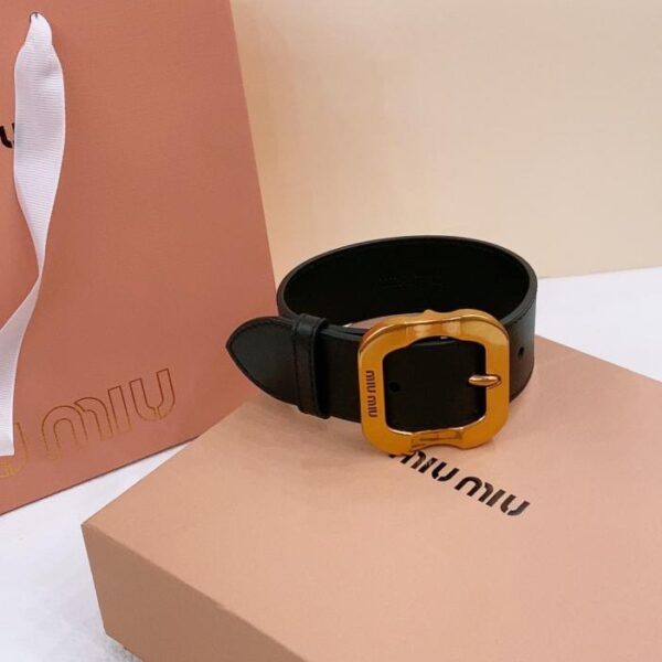 repliche,replica,perfette,siti di,affidabili,migliori siti,dove comprare,1:1,scarpe da ginnastica Cintura in pelle con bracciale Miu Miu 3,4 cm (X3W8P)