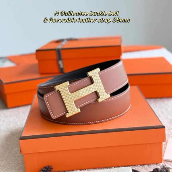 Cintura da uomo Hermes Guillochee con dettagli in pelle di vitello opaca bifacciale importata, larghezza 38 mm (0CKBW)
