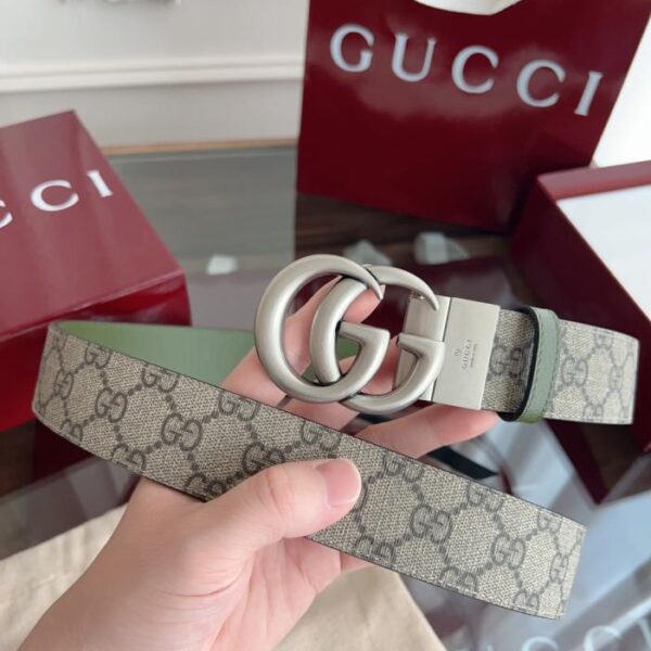 repliche,replica,perfette,siti di,affidabili,migliori siti,dove comprare,1:1,scarpe da ginnastica Gucci 627055 KAAAD Supreme monogramma in PVC color albicocca con motivo in pelle di cinghiale verde, larghezza 3,7 cm (5K62E)