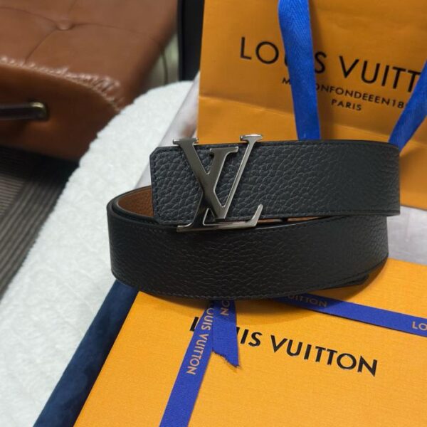repliche,replica,perfette,siti di,affidabili,migliori siti,dove comprare,1:1,scarpe da ginnastica LV Louis Vuitton Reversible Lychee Togo Larghezza 4,0 cm Fibbia LV di lusso (07VU4)