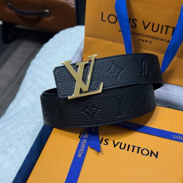 repliche,replica,perfette,siti di,affidabili,migliori siti,dove comprare,1:1,scarpe da ginnastica LV Louis Vuitton Reversible Lychee Togo Larghezza 4,0 cm Fibbia di lusso LV (RQKEA)