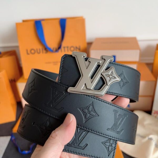 repliche,replica,perfette,siti di,affidabili,migliori siti,dove comprare,1:1,scarpe da ginnastica I nuovi modelli Louis Vuitton sono ora disponibili presso gli sportelli. Larghezza LV4.0CM M4110 (AXB10)