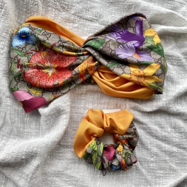 repliche,replica,perfette,siti di,affidabili,migliori siti,dove comprare,1:1,scarpe da ginnastica Fascia per capelli + Fascia per capelli Gucci con stampa floreale abbinata ai colori, posizionamento della fascia (MK0FE)