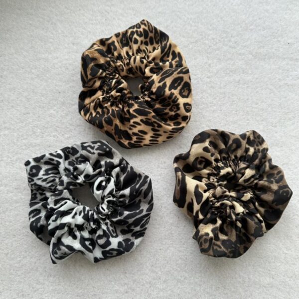 repliche,replica,perfette,siti di,affidabili,migliori siti,dove comprare,1:1,scarpe da ginnastica Fascia per capelli plissettata con stampa leopardata, disponibile in tre colori, 1 pezzo/semplice borsa (ZQ2SS)