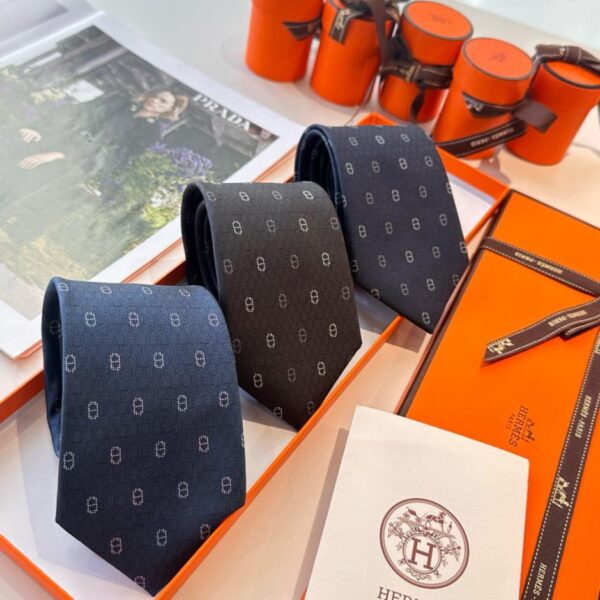 Hermès - Nuova serie di cravatte da uomo blu scuro (K0YLP)