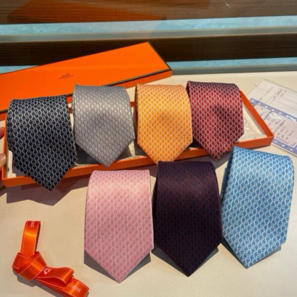 repliche,replica,perfette,siti di,affidabili,migliori siti,dove comprare,1:1,scarpe da ginnastica Cravatta da uomo Hermès con lettera H, nuova serie, 100% seta twill di prima qualità, fatta a mano e personalizzata (3BHUR)