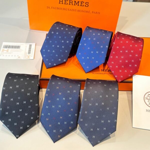 repliche,replica,perfette,siti di,affidabili,migliori siti,dove comprare,1:1,scarpe da ginnastica Nuova collezione di cravatte da uomo Hermès (XPKPR)