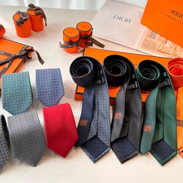 repliche,replica,perfette,siti di,affidabili,migliori siti,dove comprare,1:1,scarpe da ginnastica Nuova collezione di cravatte da uomo Hermès, 100% seta twill di prima qualità, personalizzazione fatta a mano (J6CXW)