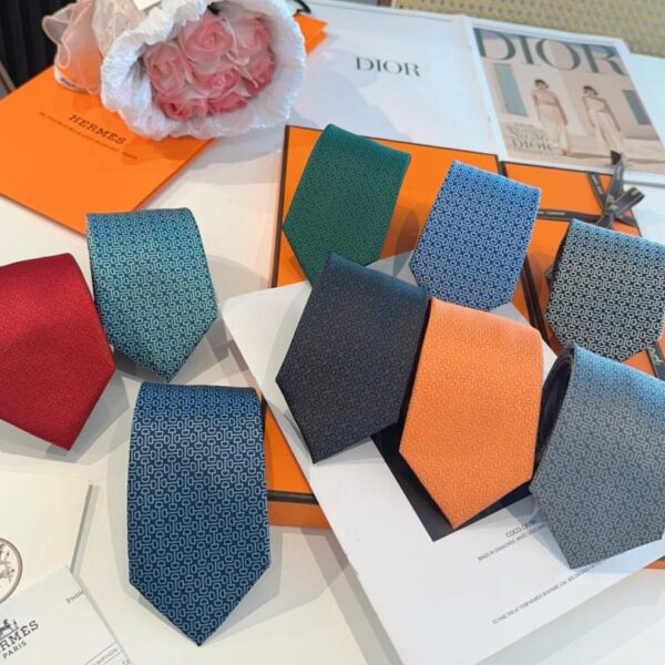 repliche,replica,perfette,siti di,affidabili,migliori siti,dove comprare,1:1,scarpe da ginnastica Nuova collezione di cravatte da uomo Hermès in 100% twill di seta di prima qualità, personalizzazione fatta a mano (OBMW2)