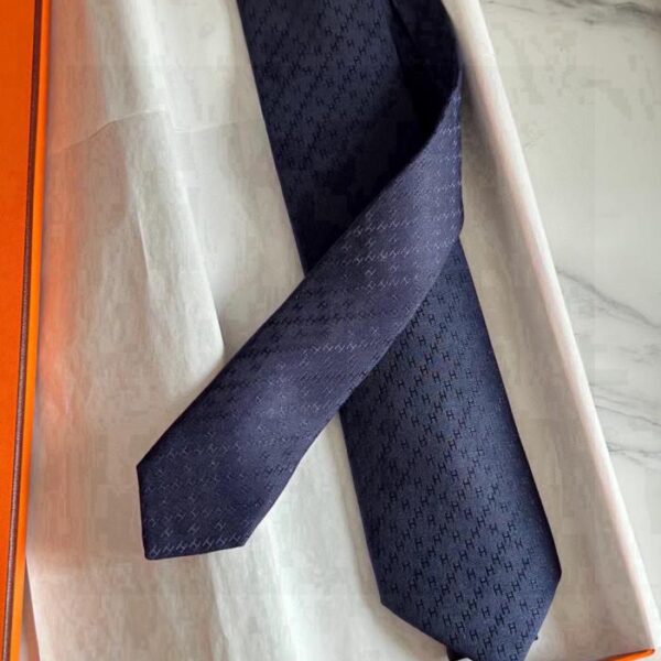 repliche,replica,perfette,siti di,affidabili,migliori siti,dove comprare,1:1,scarpe da ginnastica Cravatta Hermès da uomo Diamond H Plaid, nuova serie, 100% seta twill, personalizzazione fatta a mano (2FYDC)