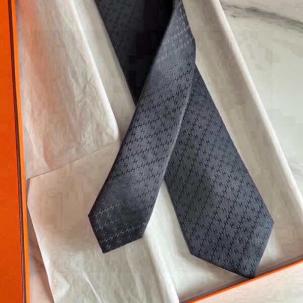 repliche,replica,perfette,siti di,affidabili,migliori siti,dove comprare,1:1,scarpe da ginnastica Cravatta Hermès da uomo Diamond H Plaid, nuova serie, 100% seta twill, personalizzazione fatta a mano (WLJKF)