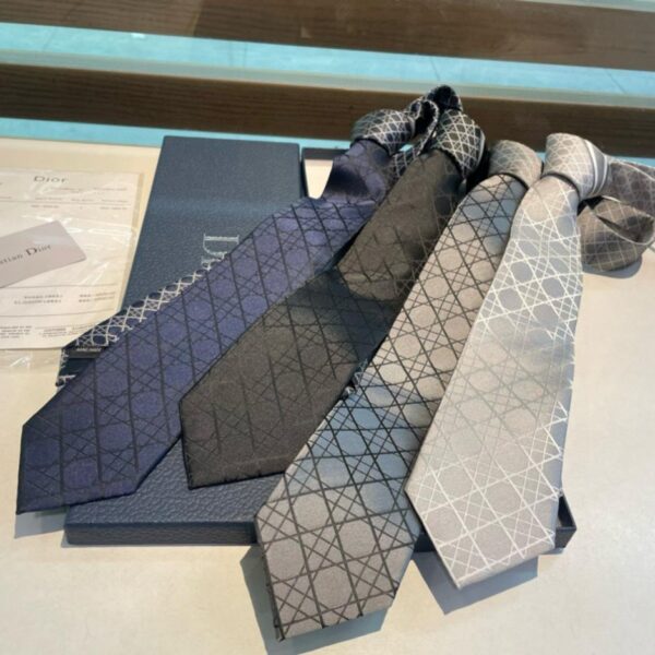 repliche,replica,perfette,siti di,affidabili,migliori siti,dove comprare,1:1,scarpe da ginnastica Dior New Tie Cravatta Dior da uomo CD (663FM)
