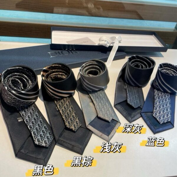repliche,replica,perfette,siti di,affidabili,migliori siti,dove comprare,1:1,scarpe da ginnastica Dior New Tie Cravatta Dior da uomo CD (KNN)