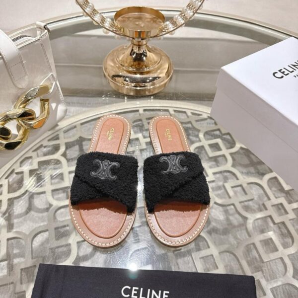 repliche,replica,perfette,siti di,affidabili,migliori siti,dove comprare,1:1,scarpe da ginnastica Celine piantagione autunnale di erba 🌿 ultima serie di sandali (MW9QP)