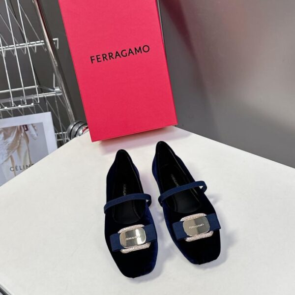 repliche,replica,perfette,siti di,affidabili,migliori siti,dove comprare,1:1,scarpe da ginnastica Targhetta FERRAGAMO Donna New Vara (EK2AU)