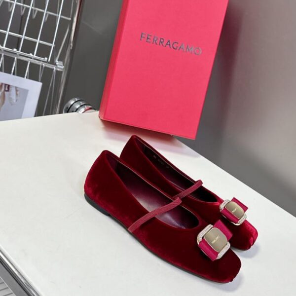 FERRAGAMO Donna Nuova Vara Targhetta (WQDX6)