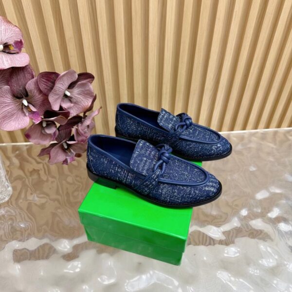 repliche,replica,perfette,siti di,affidabili,migliori siti,dove comprare,1:1,scarpe da ginnastica Mocassini Astaire da donna con fibbia in pelle BOTTEGA VENET (E8MY0)