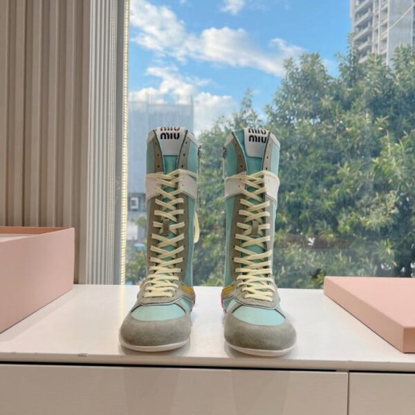G261 Fashion Week Miu Miu Collezione Primavera/Estate Sfilata Questo paio di stivali sportivi da allenamento casual tedeschi da cavaliere (C7PML)