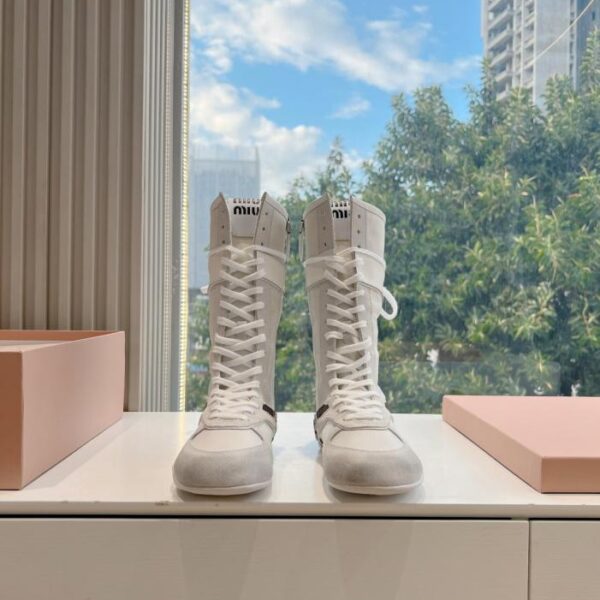 repliche,replica,perfette,siti di,affidabili,migliori siti,dove comprare,1:1,scarpe da ginnastica G261 Fashion Week Miu Miu Collezione Primavera/Estate Sfilata Questo paio di stivali sportivi da allenamento casual tedeschi stivali da cavaliere (XQPLZ)