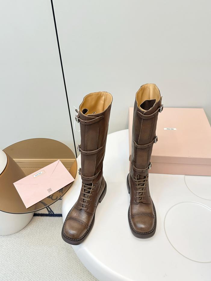repliche,replica,perfette,siti di,affidabili,migliori siti,dove comprare,1:1,scarpe da ginnastica Versione top MIUMIU autunno e inverno passerella retrò stivali da motociclista stivali lunghi (3AFSC) repliche,replica,perfette,siti di,affidabili,migliori siti,dove comprare,1:1,scarpe da ginnastica Versione top MIUMIU autunno e inverno passerella retrò stivali da motociclista stivali lunghi (3AFSC)
