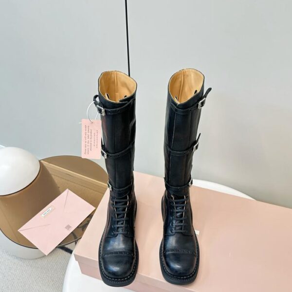 repliche,replica,perfette,siti di,affidabili,migliori siti,dove comprare,1:1,scarpe da ginnastica Versione top MIUMIU autunno e inverno passerella retrò stivali da motociclista stivali lunghi (LCNHY)
