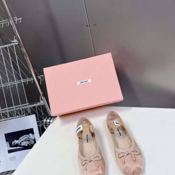 repliche,replica,perfette,siti di,affidabili,migliori siti,dove comprare,1:1,scarpe da ginnastica Scarpe da ballo classiche MiuMiu (A09EN)