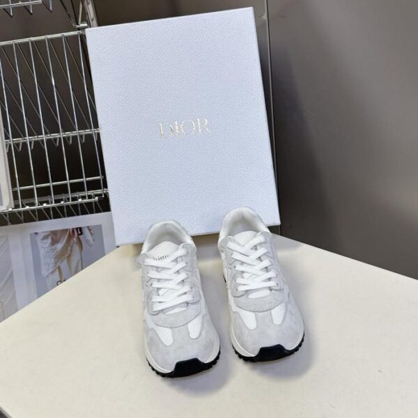 repliche,replica,perfette,siti di,affidabili,migliori siti,dove comprare,1:1,scarpe da ginnastica Le ultime scarpe casual Forrest Gump di Dior in passerella (XKAOR)