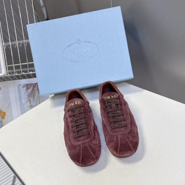 Le ultime scarpe retrò da coppia di PRADA (JC9MU)