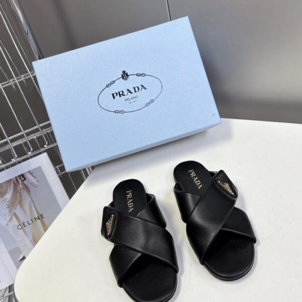 repliche,replica,perfette,siti di,affidabili,migliori siti,dove comprare,1:1,scarpe da ginnastica Pantofole Prada Cross-Borken 25 nuove pantofole primavera/estate con fibbia triangolare in velcro (PLA5S)