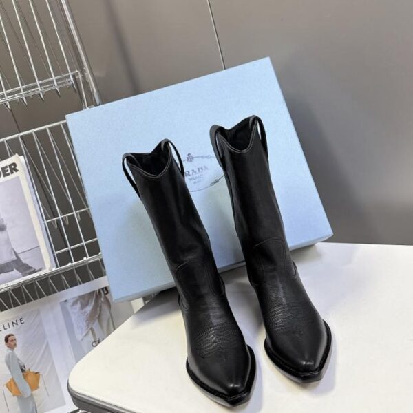 Gli ultimi stivali da cowboy western autunnali e invernali di PRADA, Wizard Boots (3VRWN)
