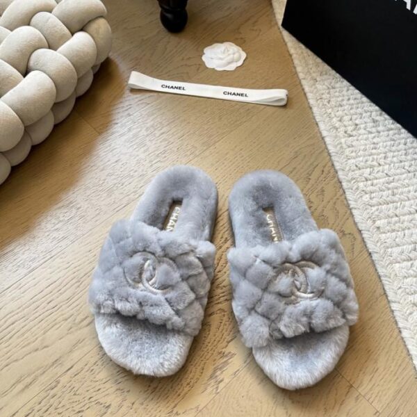 repliche,replica,perfette,siti di,affidabili,migliori siti,dove comprare,1:1,scarpe da ginnastica Nuove pantofole in lana d’agnello Chanel (DBXXD)
