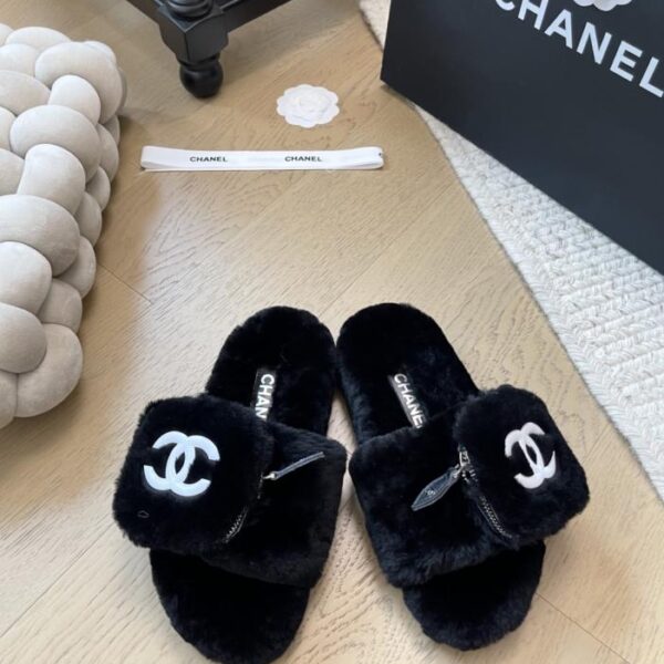 repliche,replica,perfette,siti di,affidabili,migliori siti,dove comprare,1:1,scarpe da ginnastica Ciabatte in lana con fibbia dello zaino Chanel New (3UWYP)